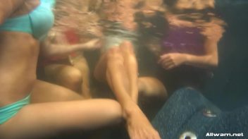 Joining In On Jacuzzi Fun Screencap 29 on www.sinx.com