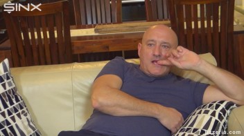 Desperate to Give Him A Blowjob Screencap 1 on www.sinx.com