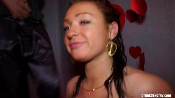 Valentine's Day Vaginas Part 5 - Cam 4 Screencap 65 on www.sinx.com