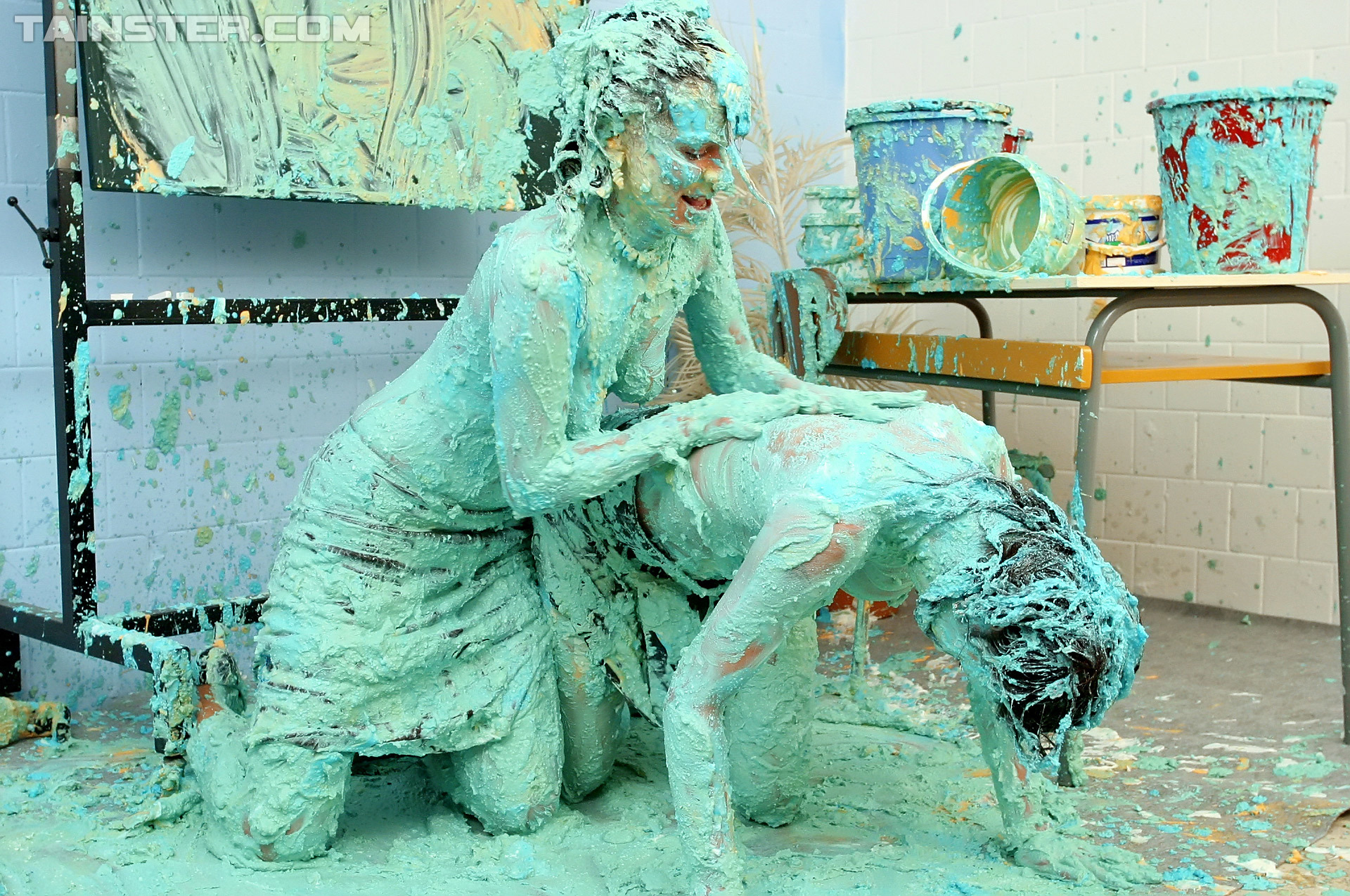 Out Of Hand Art Lesson on www.sinx.com