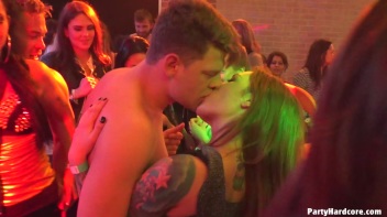 Party Hardcore Gone Crazy Vol. 41 Single Cut: Part 6 - Cam 4 Screencap 52 on www.sinx.com