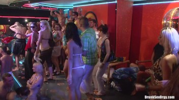 Bikini Beach Balls Part 6 - Main Edit Screencap 111 on www.sinx.com