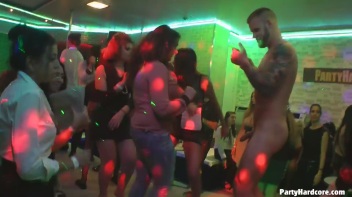 Party Hardcore Gone Crazy Vol. 31 Part 6 - Cam 3 Screencap 49 on www.sinx.com