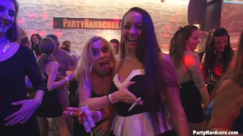 Party Hardcore Gone Crazy Vol. 32 Part 1 - Cam 2 Screencap 87 on www.sinx.com