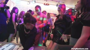 Party Hardcore Gone Crazy Vol. 32 Part 1 - Cam 2 Screencap 21 on www.sinx.com