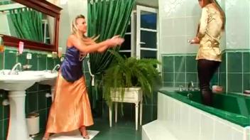 Water Fight Screencap 12 on www.sinx.com