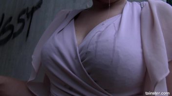 Alice treats herself with a golden shower Screencap 93 on www.sinx.com