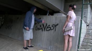 Alice treats herself with a golden shower Screencap 4 on www.sinx.com