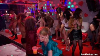 Valentine's Day Vaginas Part 6 - Cam 4 Screencap 79 on www.sinx.com