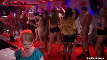 Valentine's Day Vaginas Part 6 - Cam 4 Screencap 80 on www.sinx.com