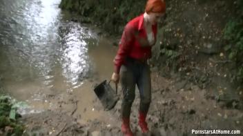 Welcome To The Mud Hole Screencap 53 on www.sinx.com
