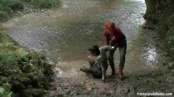 Welcome To The Mud Hole Screencap 65 on www.sinx.com