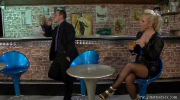 Blondie Bar Screencap 11 on www.sinx.com