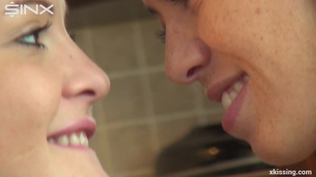 Kissing Babes Tongue Twister Screencap 6 on www.sinx.com