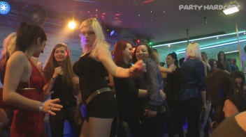 Party Hardcore Gone Crazy Vol. 17 Part 6 - Cam 4 Screencap 49 on www.sinx.com