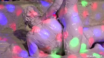 Eliss vs. Jordan Mud Massacre Screencap 93 on www.sinx.com