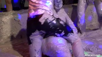 Eliss vs. Jordan Mud Massacre Screencap 40 on www.sinx.com