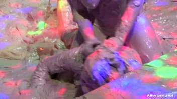 Eliss vs. Jordan Mud Massacre Screencap 81 on www.sinx.com