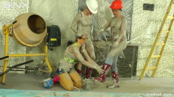Naughty construction girls get messy with plaster Screencap 49 on www.sinx.com