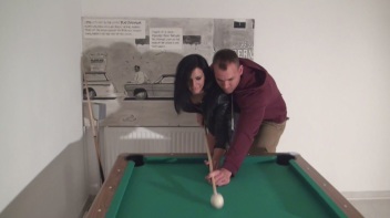 Er zeigt mir wie man richtig Einlocht Screencap 3 on www.sinx.com