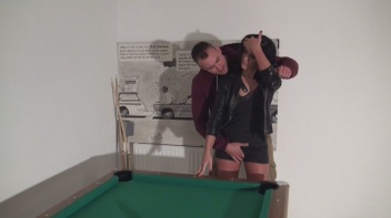 Er zeigt mir wie man richtig Einlocht Screencap 5 on www.sinx.com