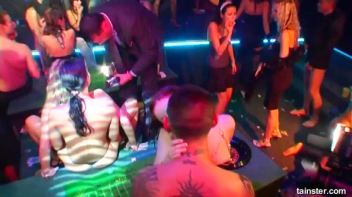 Pussy Casino Part 5 - Cam 2 Screencap 96 on www.sinx.com