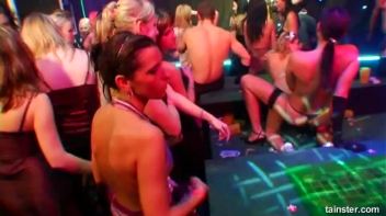 Pussy Casino Part 5 - Cam 2 Screencap 99 on www.sinx.com