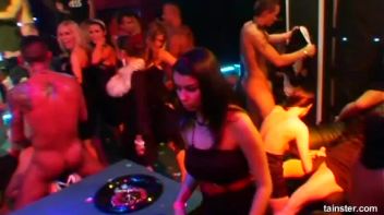 Pussy Casino Part 5 - Cam 2 Screencap 19 on www.sinx.com