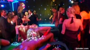 Pussy Casino Part 5 - Cam 2 Screencap 44 on www.sinx.com
