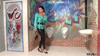 She Knocks And He Cums Screencap 1 on www.sinx.com