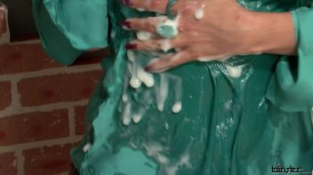 She Knocks And He Cums Screencap 28 on www.sinx.com