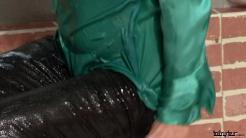 She Knocks And He Cums Screencap 35 on www.sinx.com