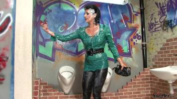 She Knocks And He Cums Screencap 81 on www.sinx.com