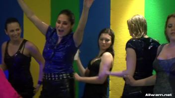 Gel Catfight Done Right Screencap 12 on www.sinx.com