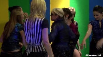 Gel Catfight Done Right Screencap 24 on www.sinx.com
