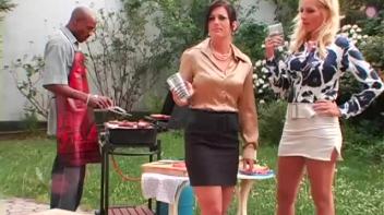 These Girls Love That Tasty Sausage! Screencap 2 on www.sinx.com