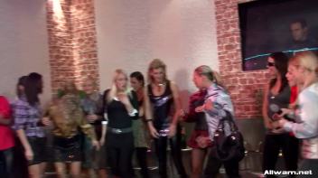 Sara vs. Lexxis Brown Screencap 12 on www.sinx.com