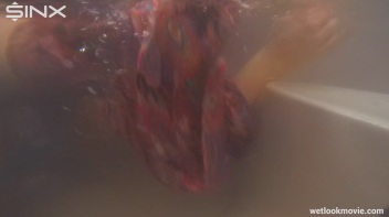 Wetlook Fantasy Babes Play In Hot Tub Screencap 67 on www.sinx.com