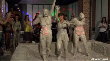 Alex Roars Her Way Through This Mud Battle! Screencap 29 on www.sinx.com