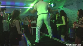 Party Hardcore Gone Crazy Vol. 32 Part 5 - Cam 1 Screencap 35 on www.sinx.com