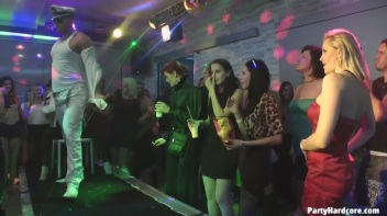 Party Hardcore Gone Crazy Vol. 32 Part 5 - Cam 1 Screencap 42 on www.sinx.com
