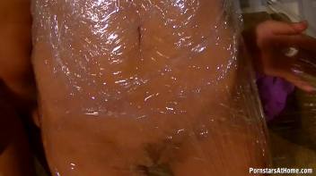 Hookahs, Cling Wrap, and Golden Showers Screencap 61 on www.sinx.com