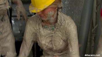 Doused in Wet Cement Screencap 22 on www.sinx.com