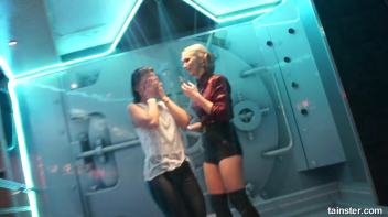 Young and flexible chicks getting wet Screencap 10 on www.sinx.com