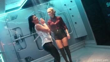 Young and flexible chicks getting wet Screencap 14 on www.sinx.com