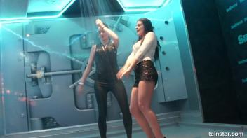 Young and flexible chicks getting wet Screencap 20 on www.sinx.com