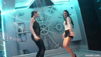 Young and flexible chicks getting wet Screencap 23 on www.sinx.com