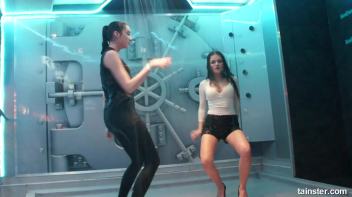 Young and flexible chicks getting wet Screencap 25 on www.sinx.com