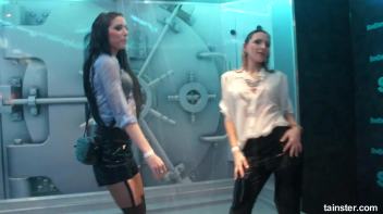 Young and flexible chicks getting wet Screencap 35 on www.sinx.com