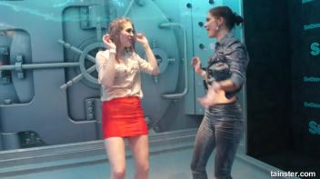 Young and flexible chicks getting wet Screencap 43 on www.sinx.com